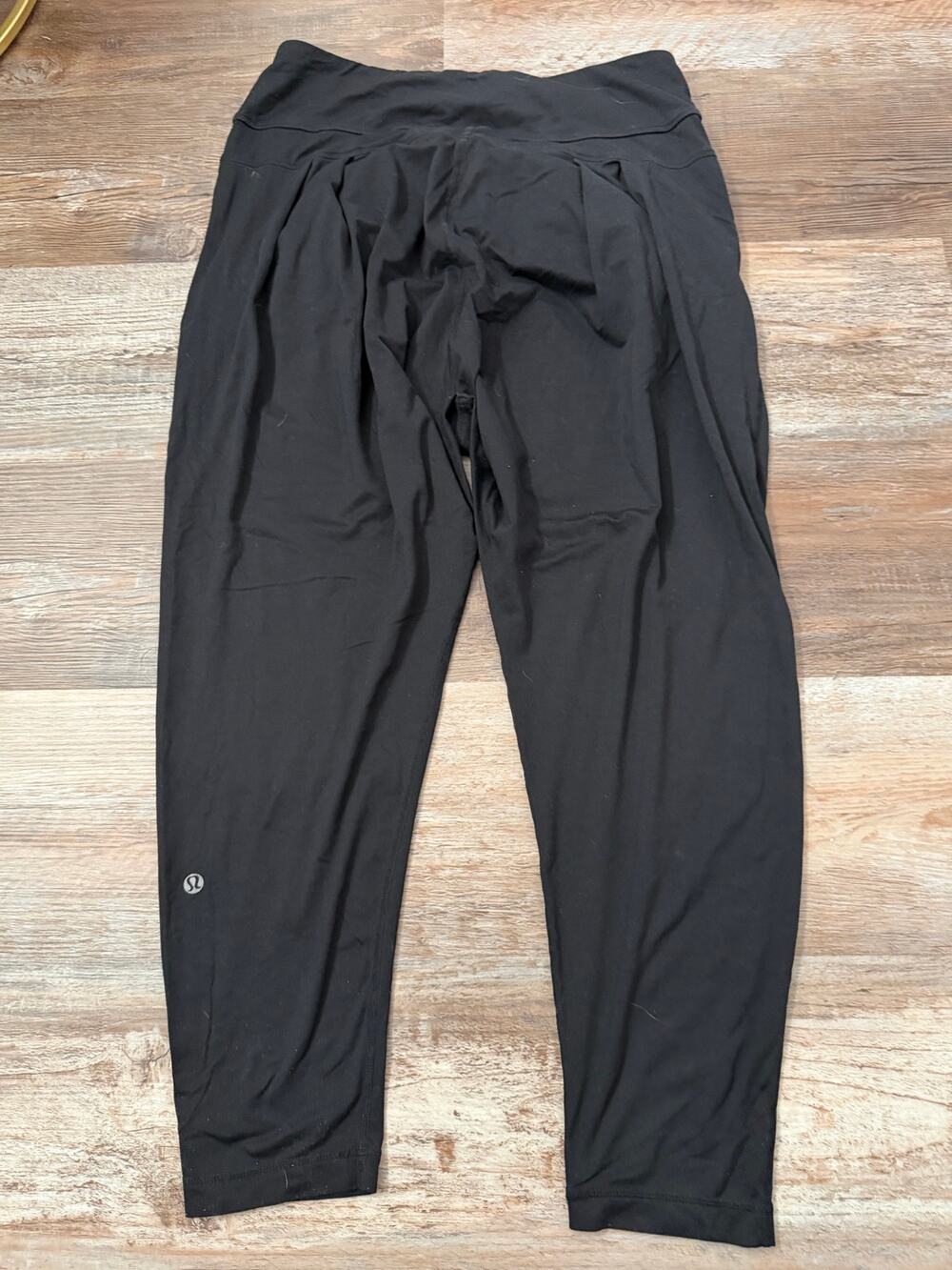Lululemon &go Keepsake jogger harem boho Pant relaxed drape in black size 6 EUC